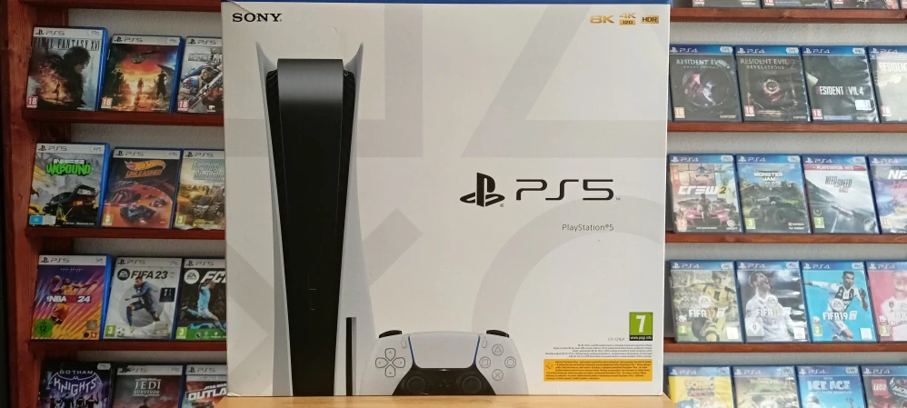 PlayStation 5 (verze s mechanikou)