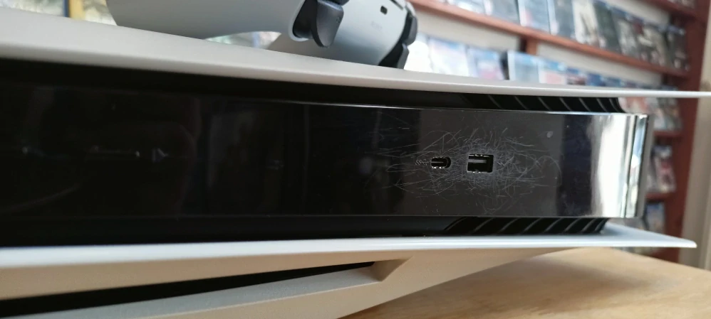 PlayStation 5 (verze s mechanikou)