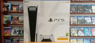 PlayStation 5 (verze s mechanikou)